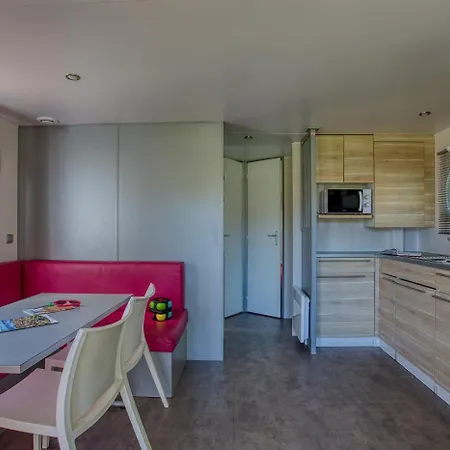 Camping Brin d'Amour Les Eyzies Extérieur photo