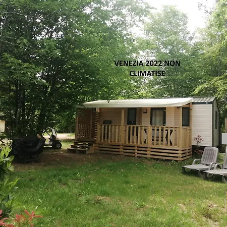 Camping Brin d'Amour Les Eyzies Extérieur photo